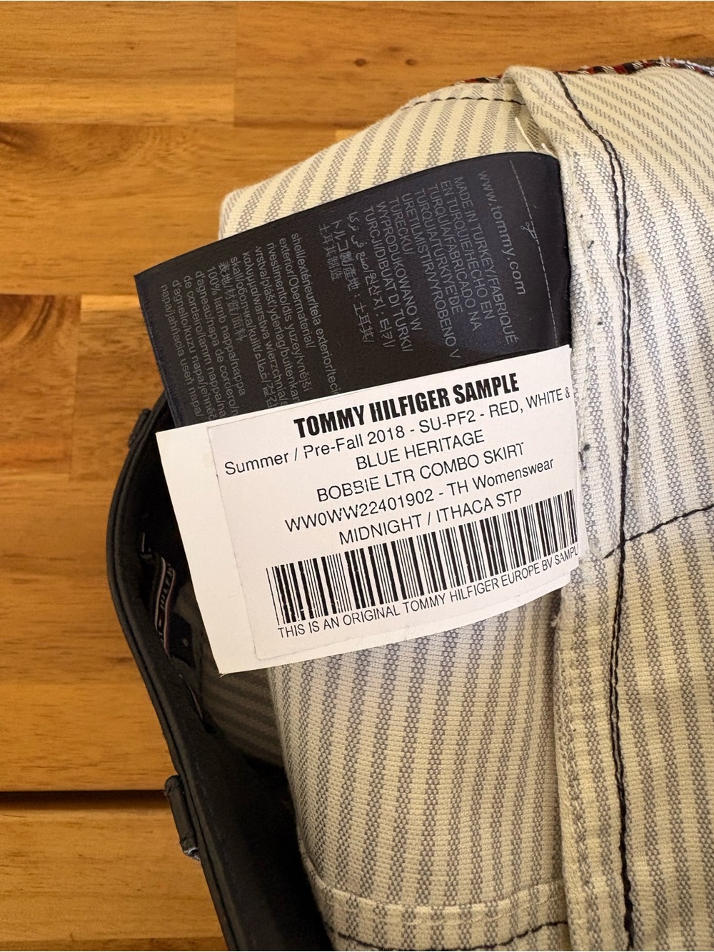 Rare Tommy Hilfiger sample lamb Leather and White Pinstripe Two-Tone Mini skirt - Picture 8 of 13